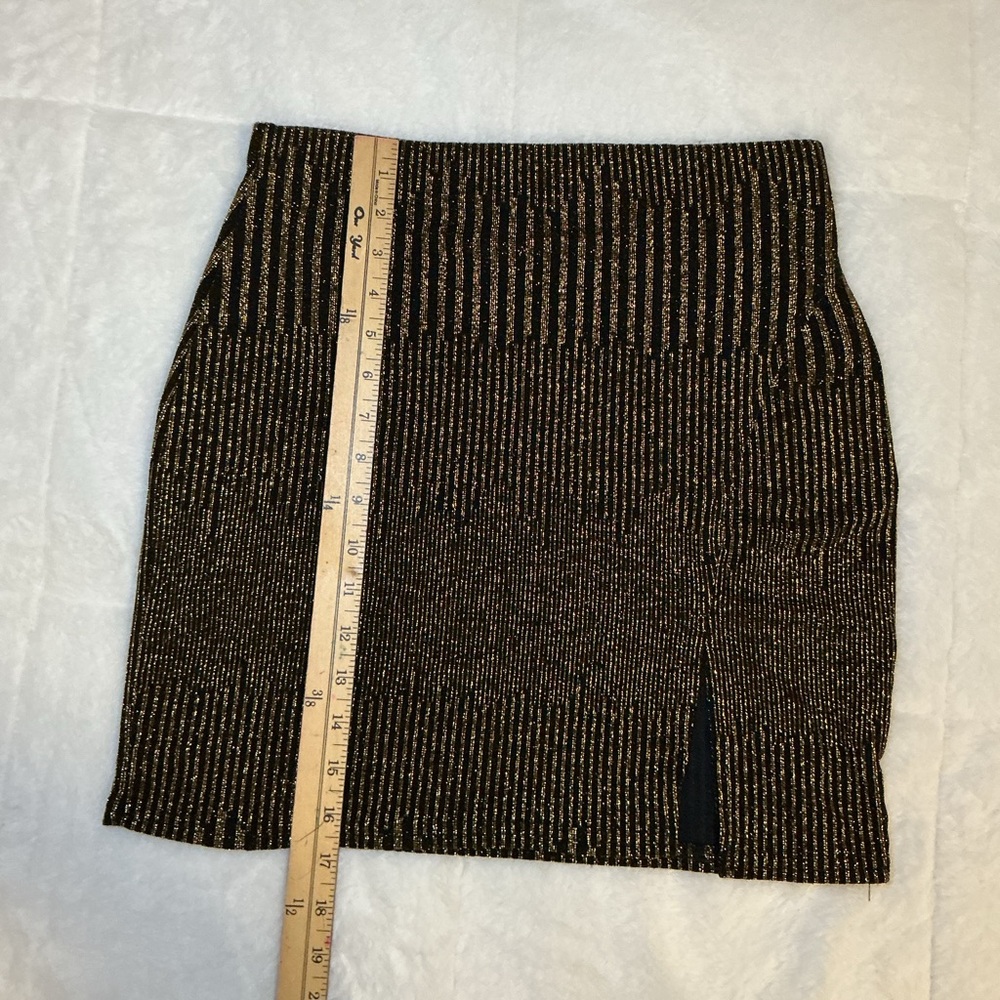 Windsor Black and Gold skirt and Long sleeve top set - Picture 8 of 9